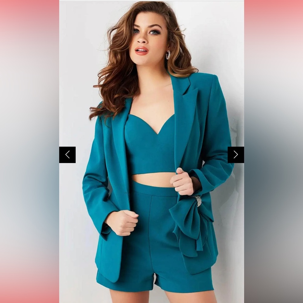 3 piece Jovani short blazer set - Picture 3 of 6